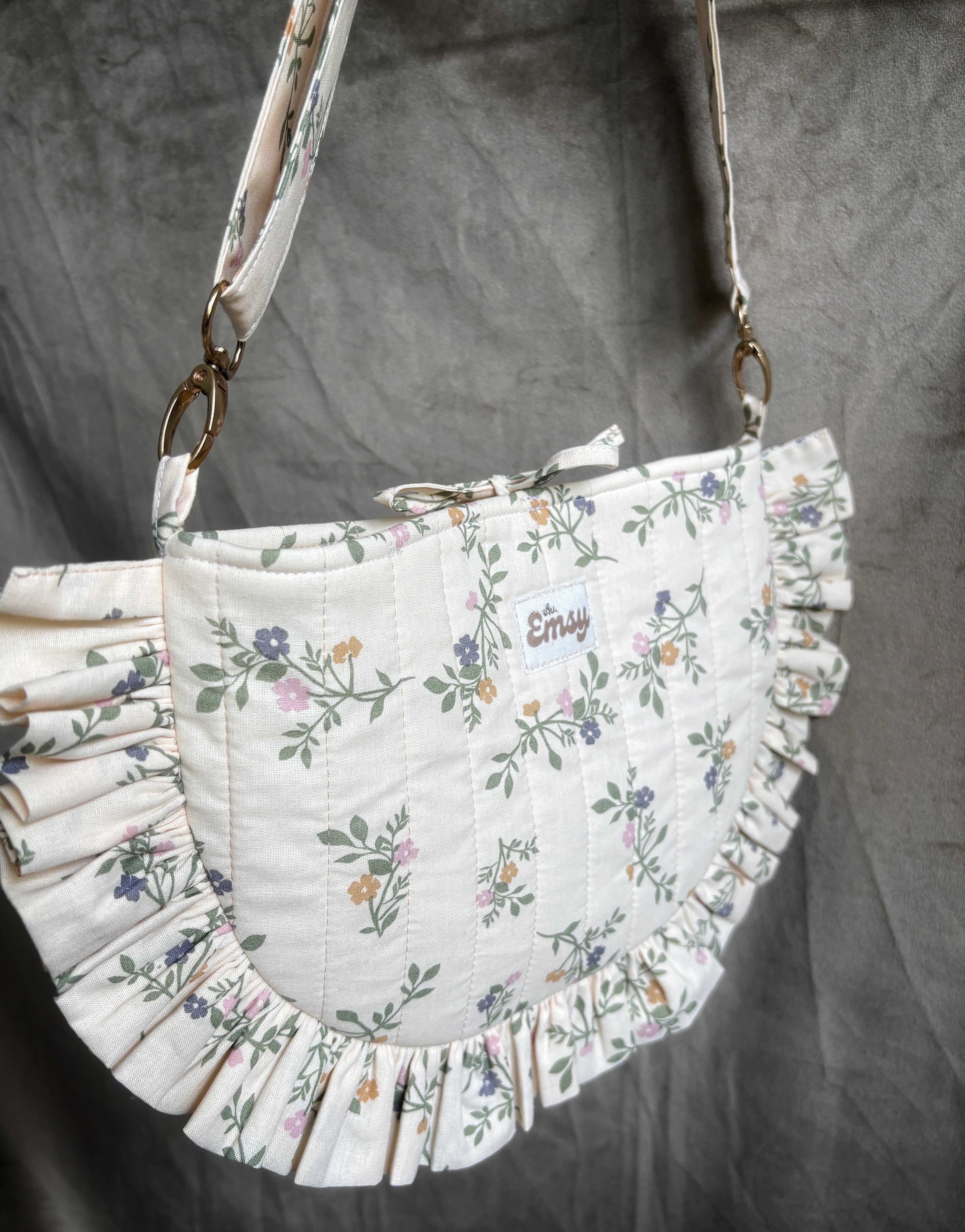 Blommig beige